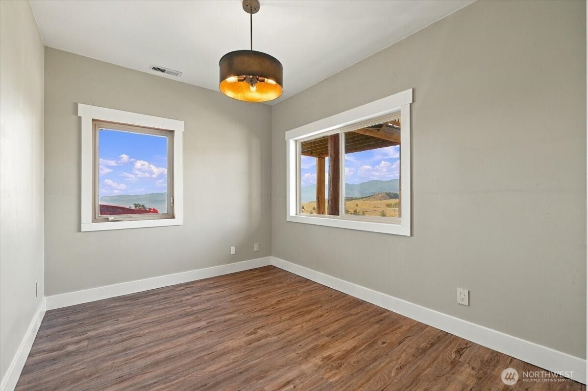 595 Chelan Trails Road Property Photo 33