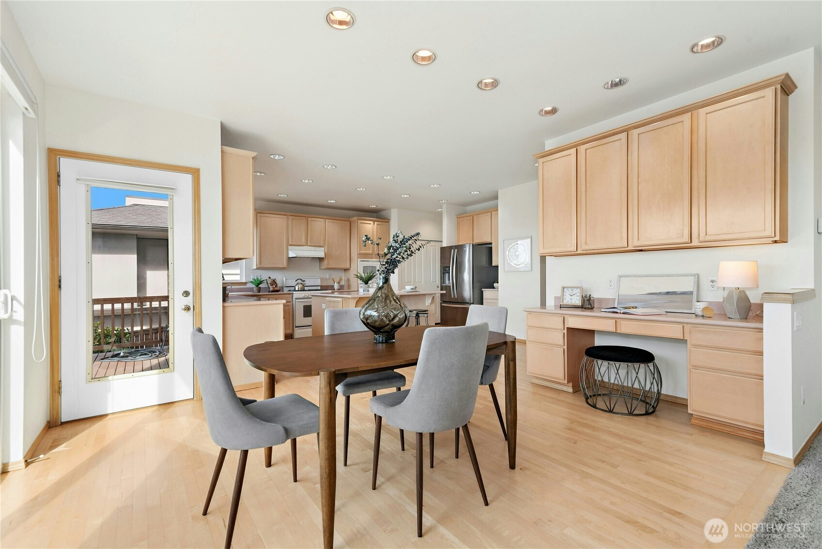 305 8th Avenue Property Photo 16
