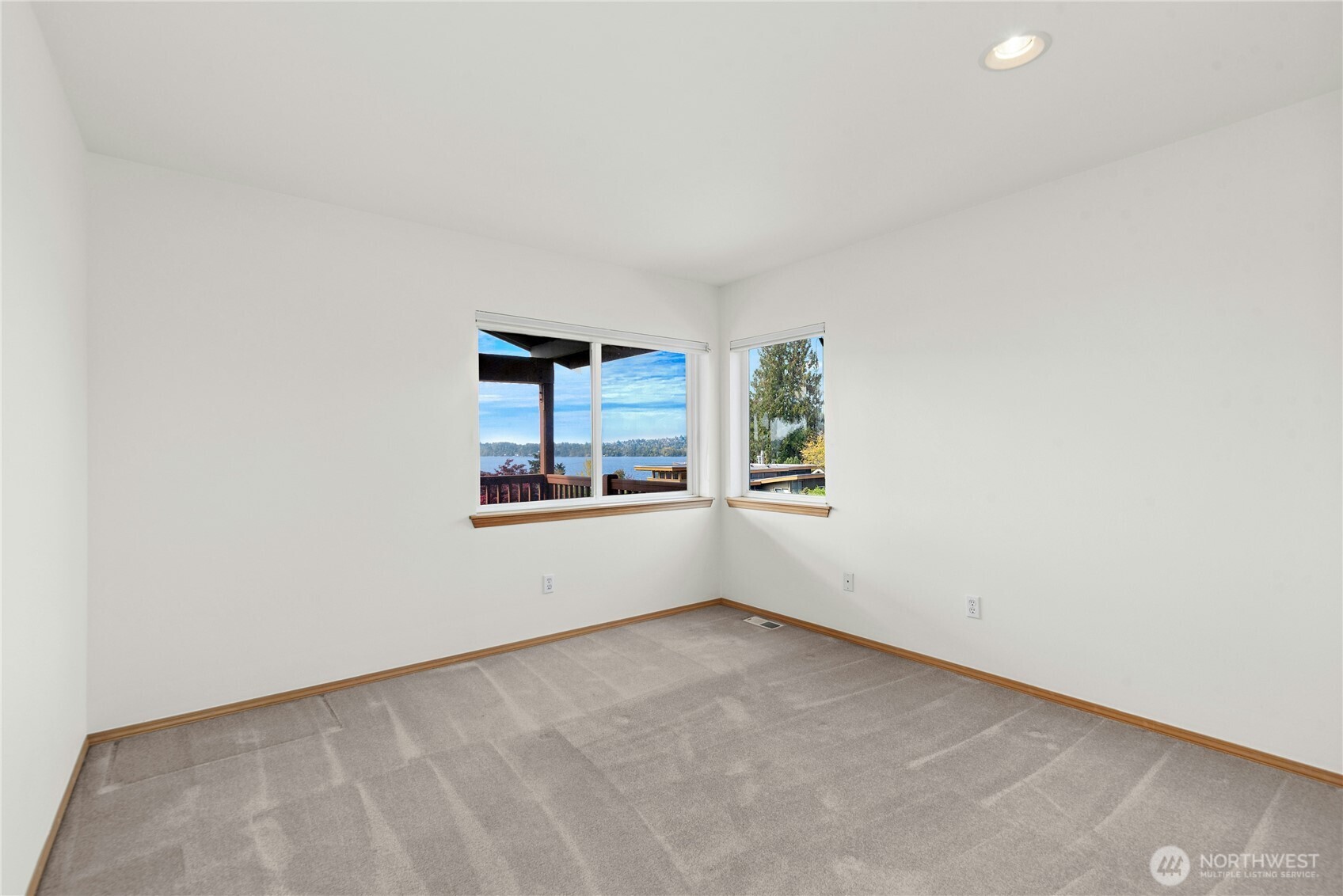 305 8th Avenue Property Photo 24