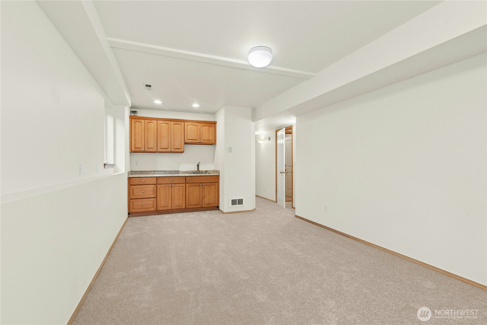 305 8th Avenue Property Photo 31