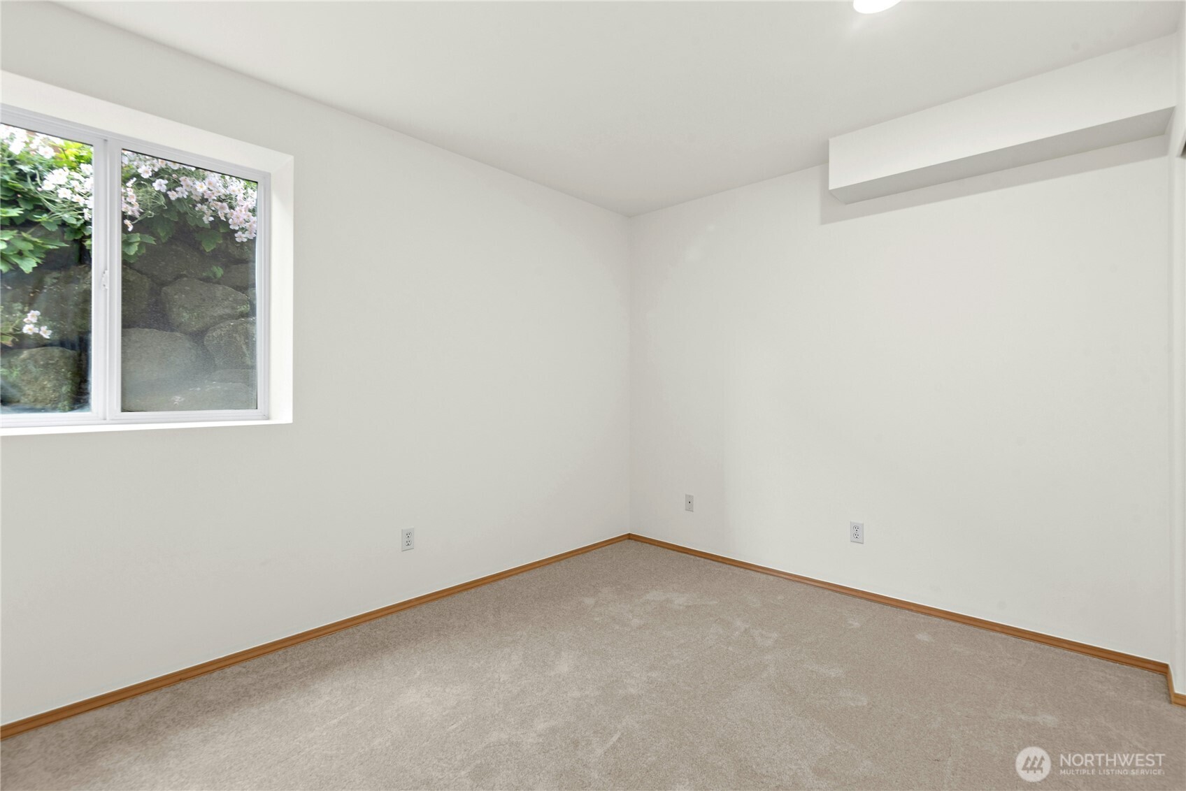 305 8th Avenue Property Photo 32