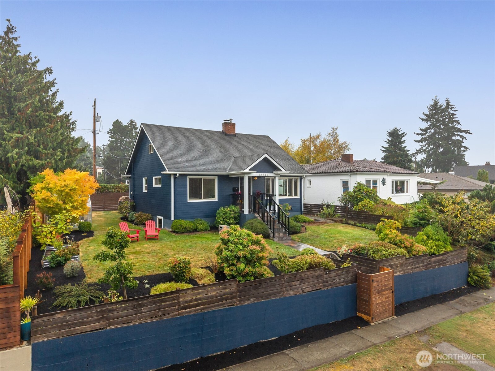 12242 Palatine Avenue Property Photo 3