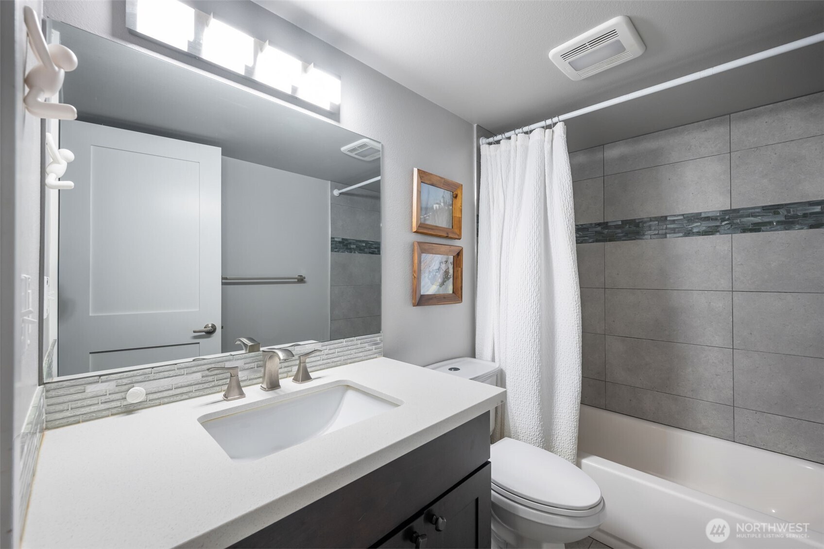 12242 Palatine Avenue Property Photo 31