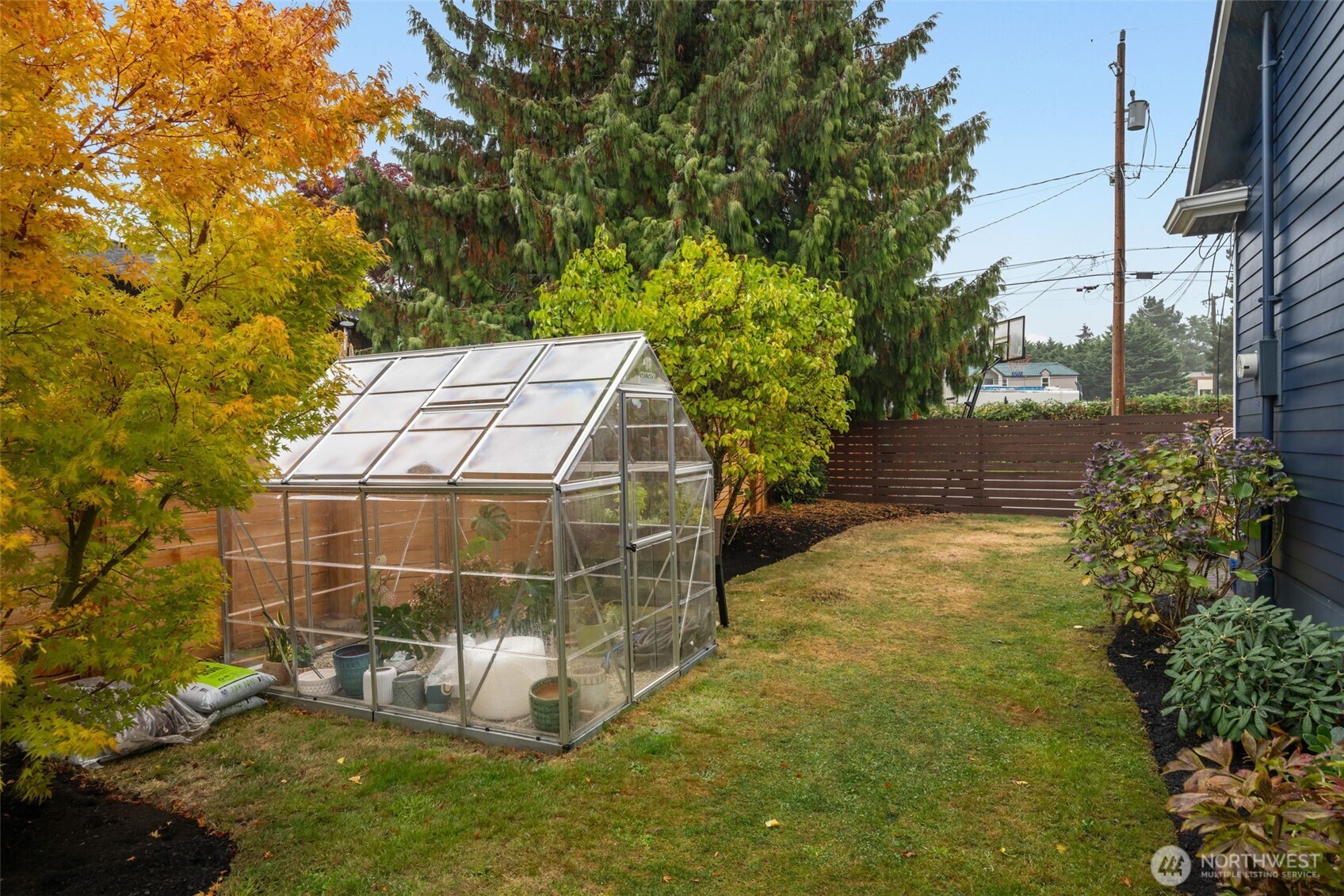 12242 Palatine Avenue Property Photo 35