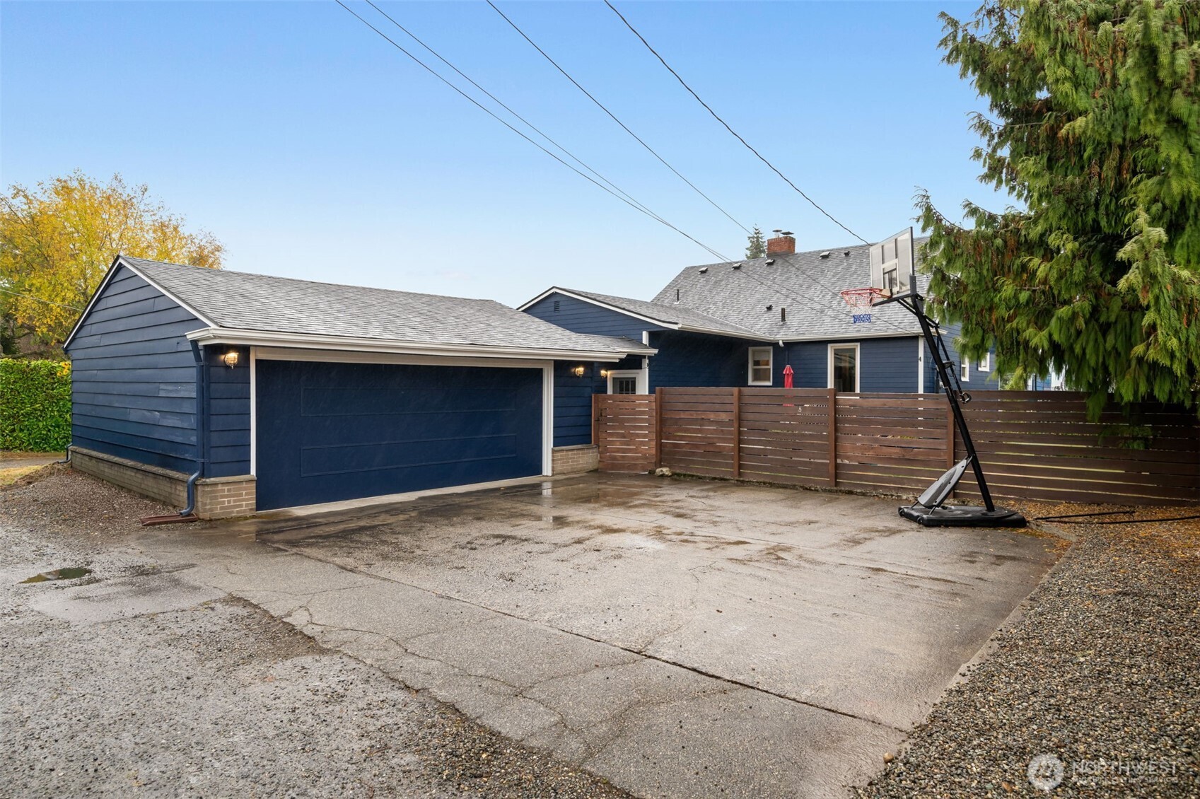 12242 Palatine Avenue Property Photo 37