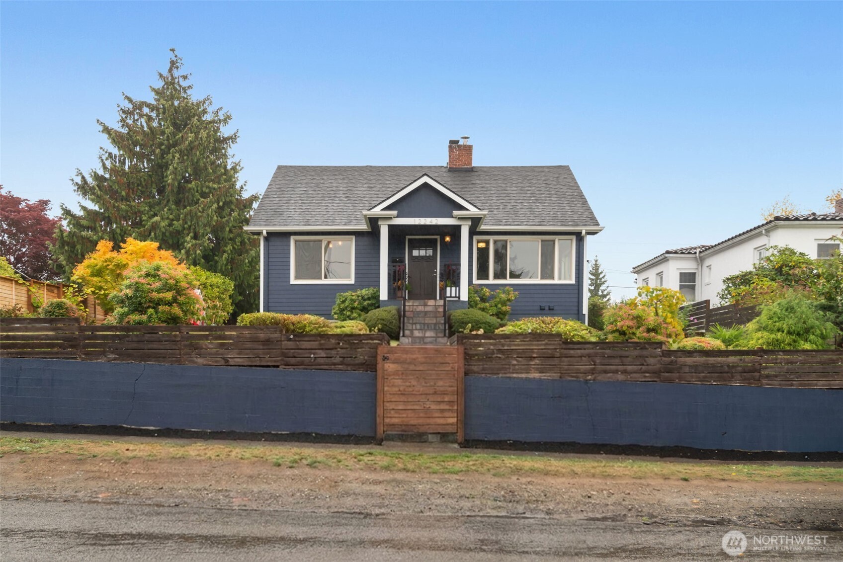12242 Palatine Avenue Property Photo 39