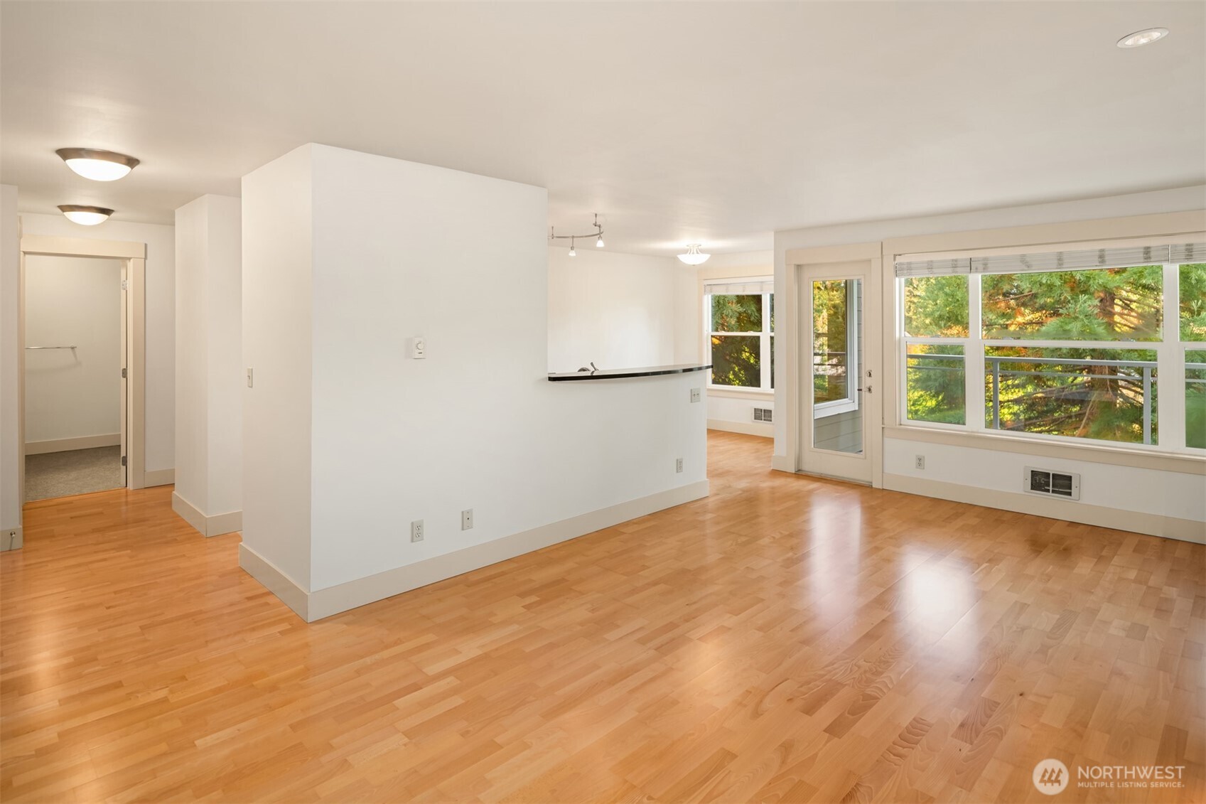 22910 90th Avenue D303 Property Photo 10