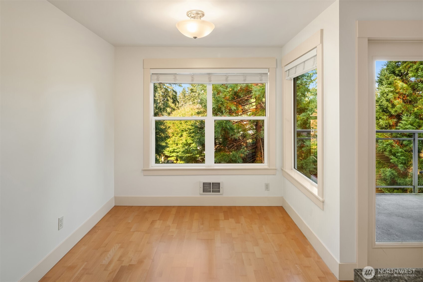 22910 90th Avenue D303 Property Photo 15