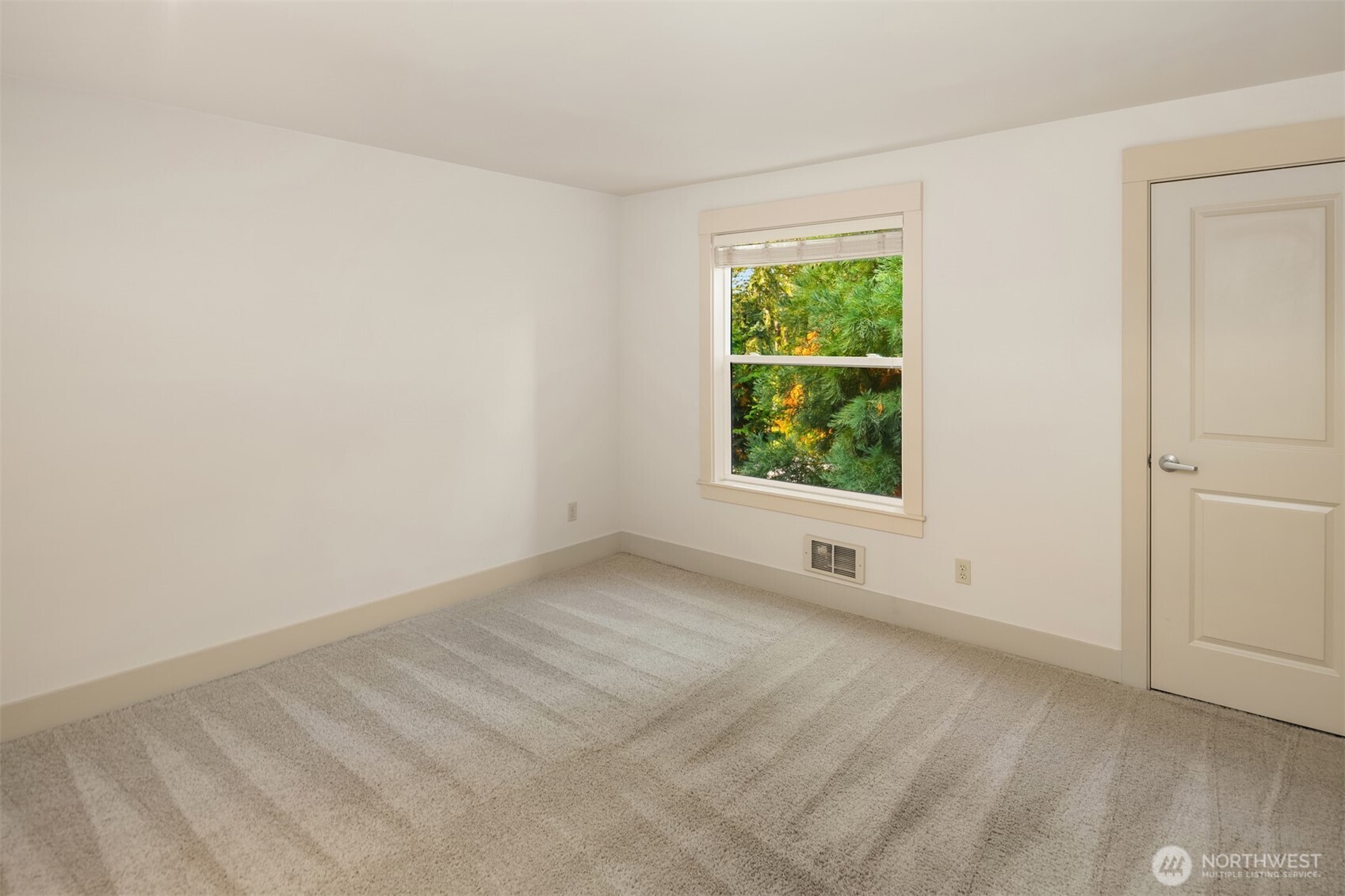 22910 90th Avenue D303 Property Photo 23