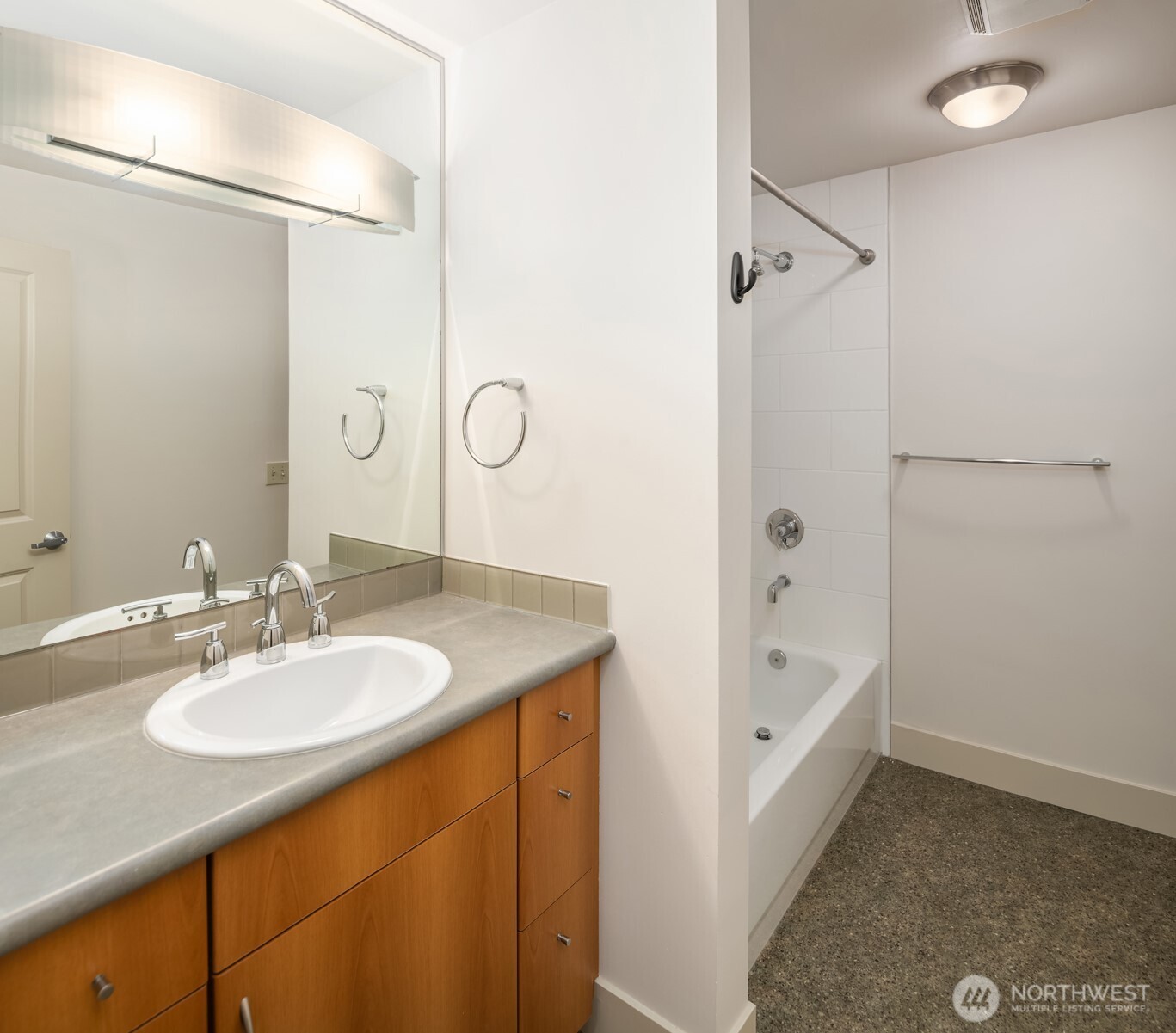 22910 90th Avenue D303 Property Photo 26