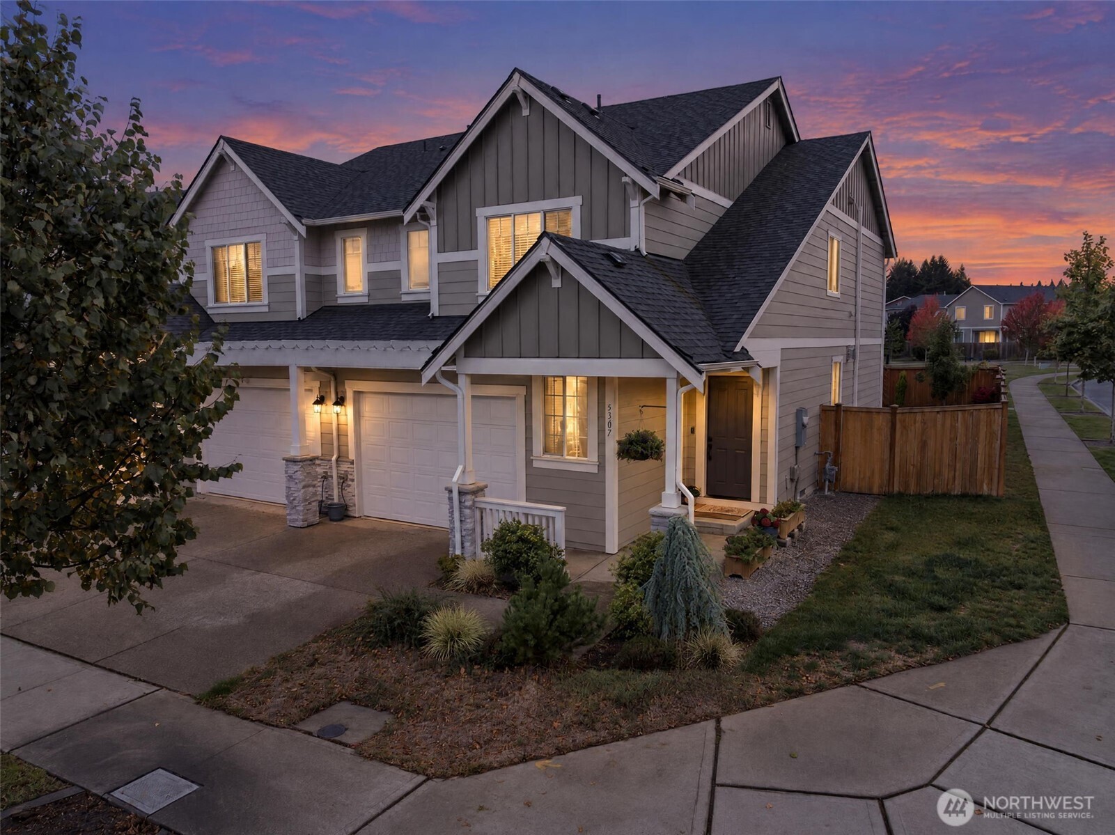 5307 50th Loop Property Photo 1