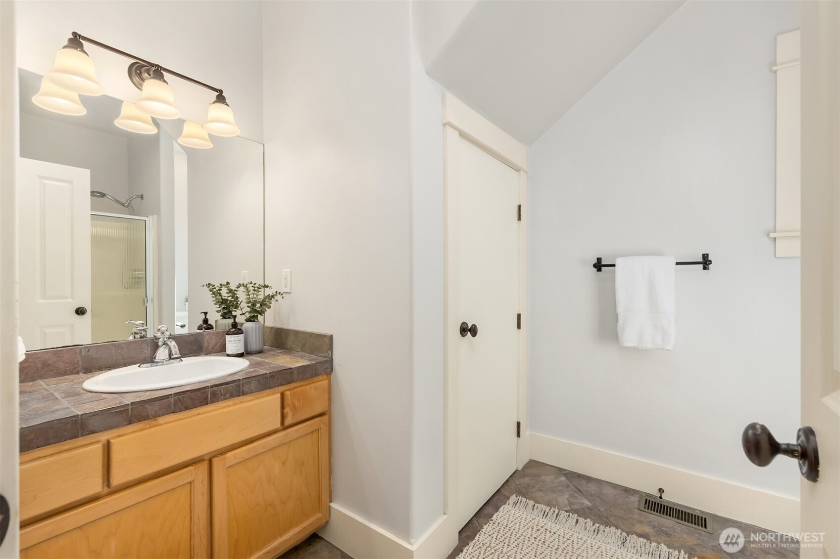 9536 Ne North Town Loop Property Photo 21
