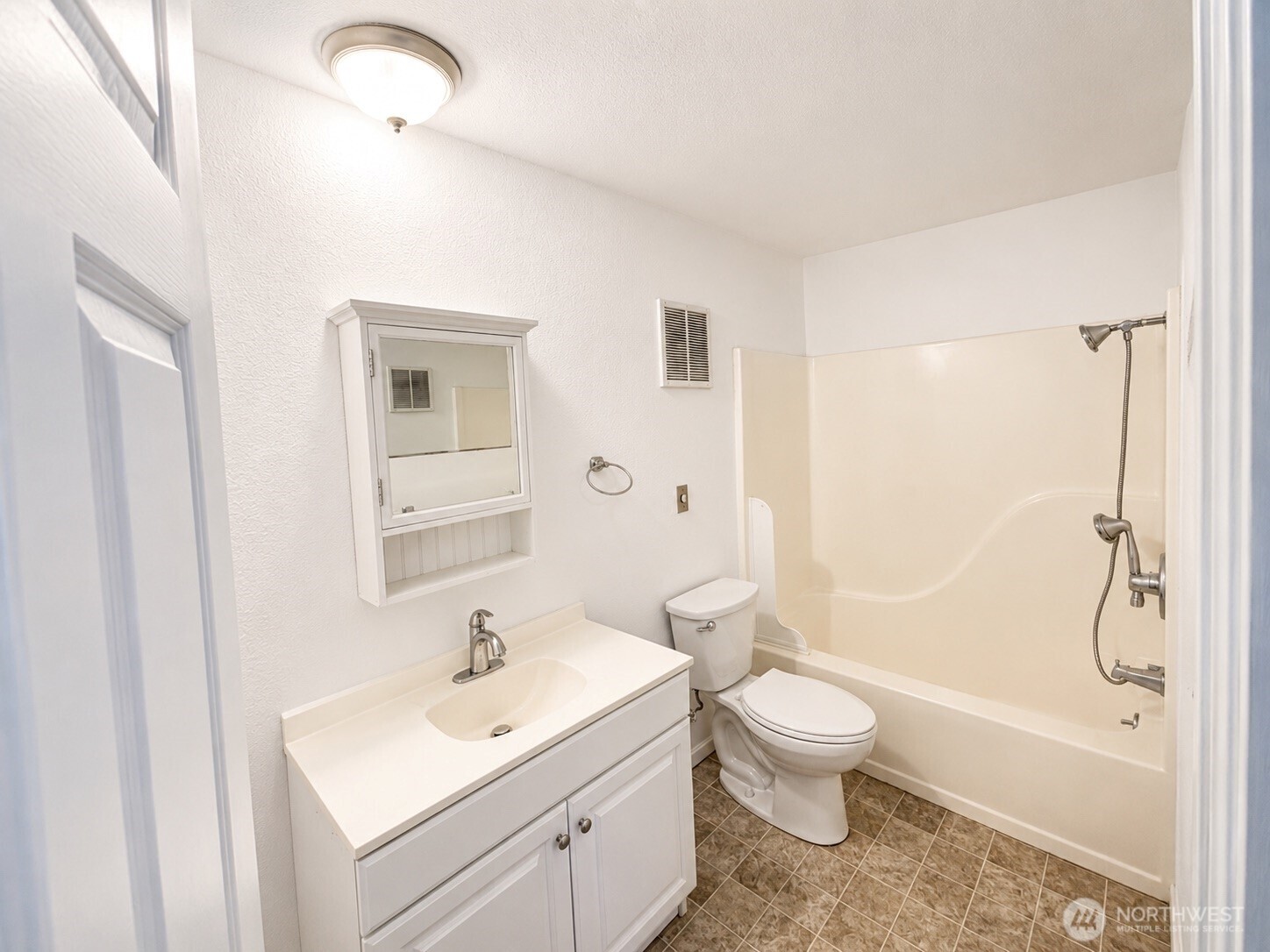 2510 Fir Avenue Property Photo 5