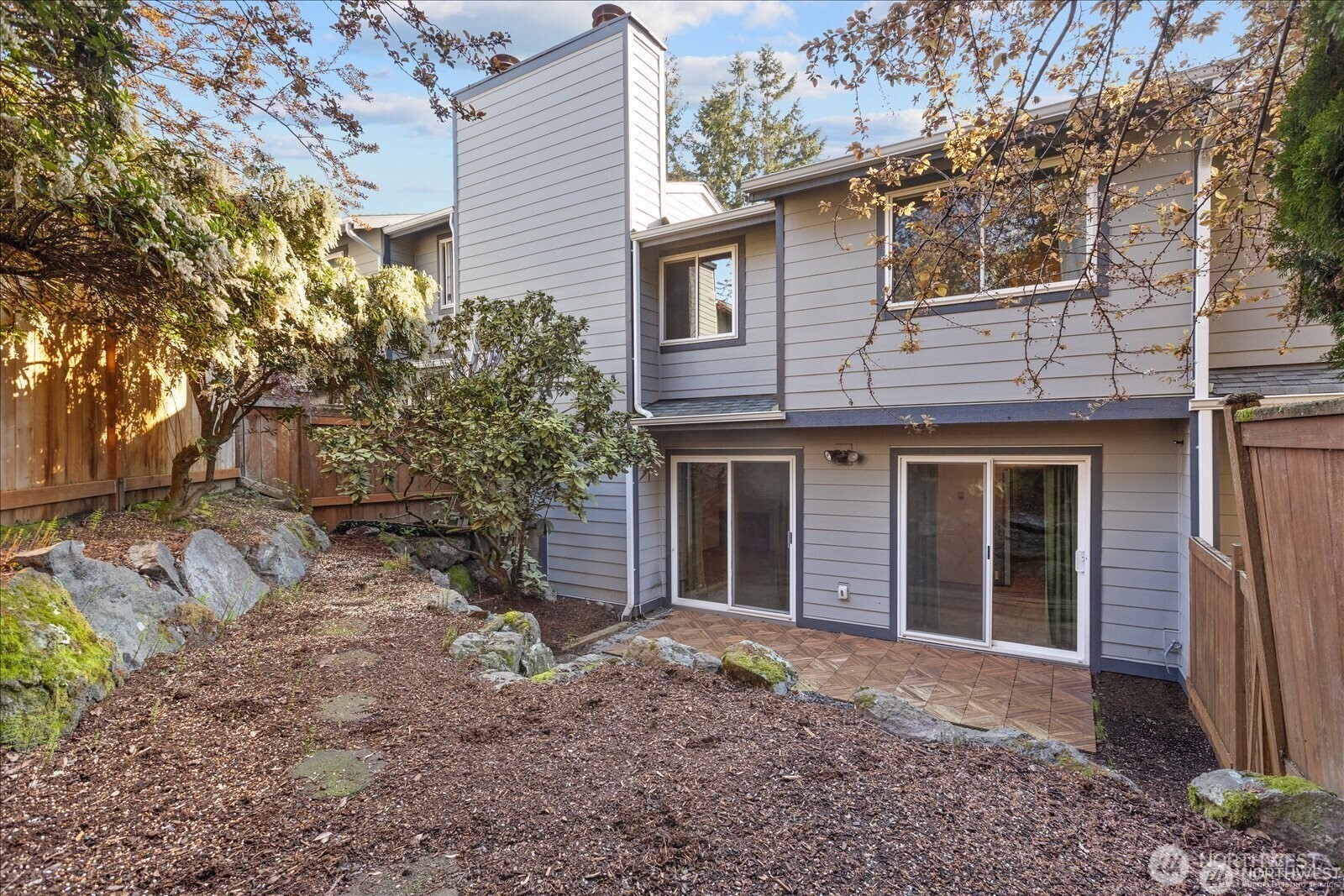 15914 3rd Place C Property Photo 1