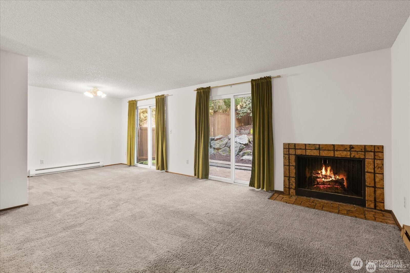 15914 3rd Place C Property Photo 4