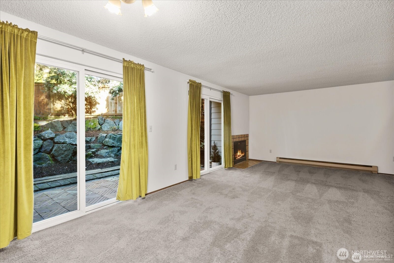 15914 3rd Place C Property Photo 5