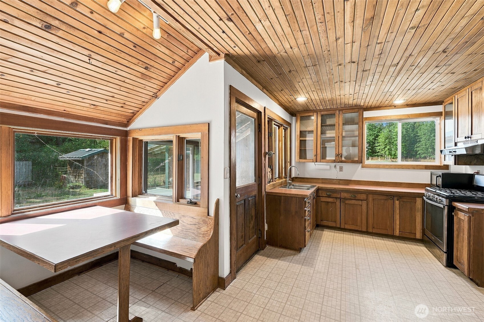 7460 Guemes Island Road Property Photo 8