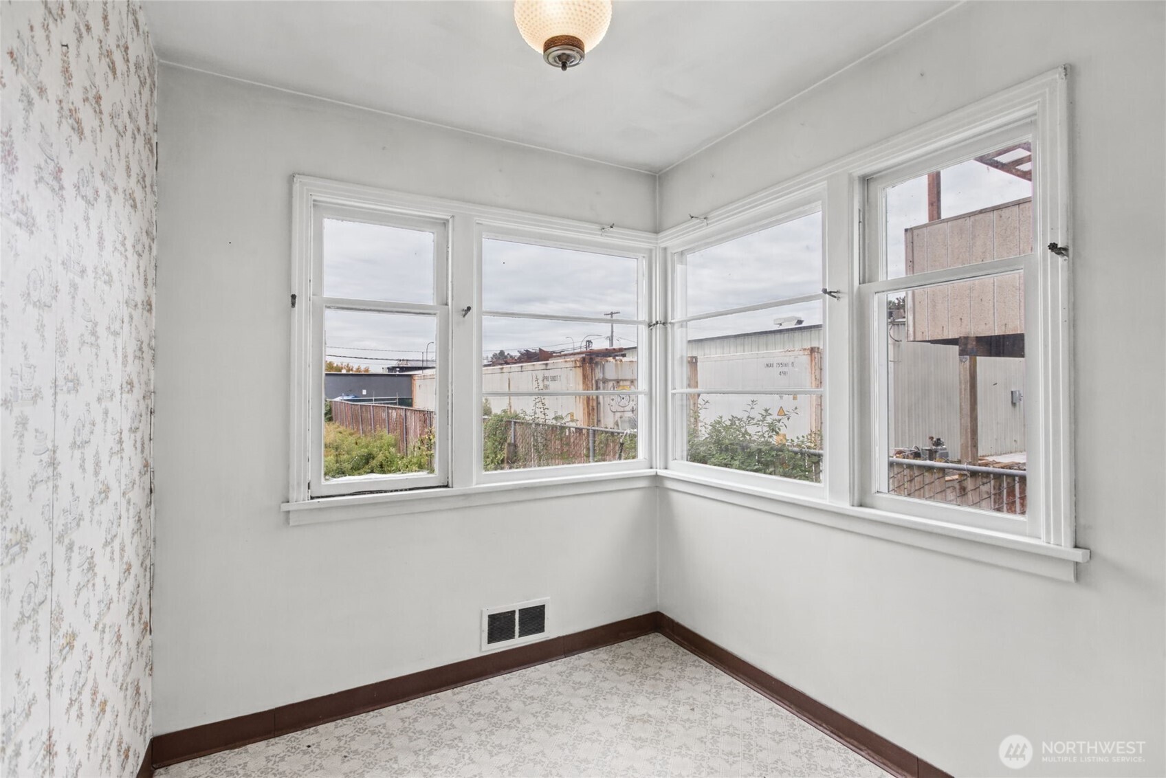 220 S Tobin Street Property Photo 19