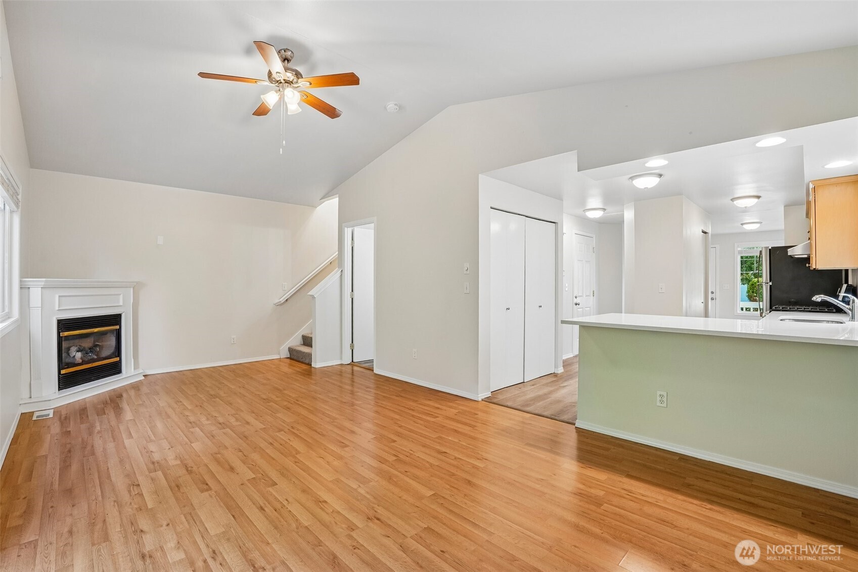 10512 56th Drive Property Photo 3