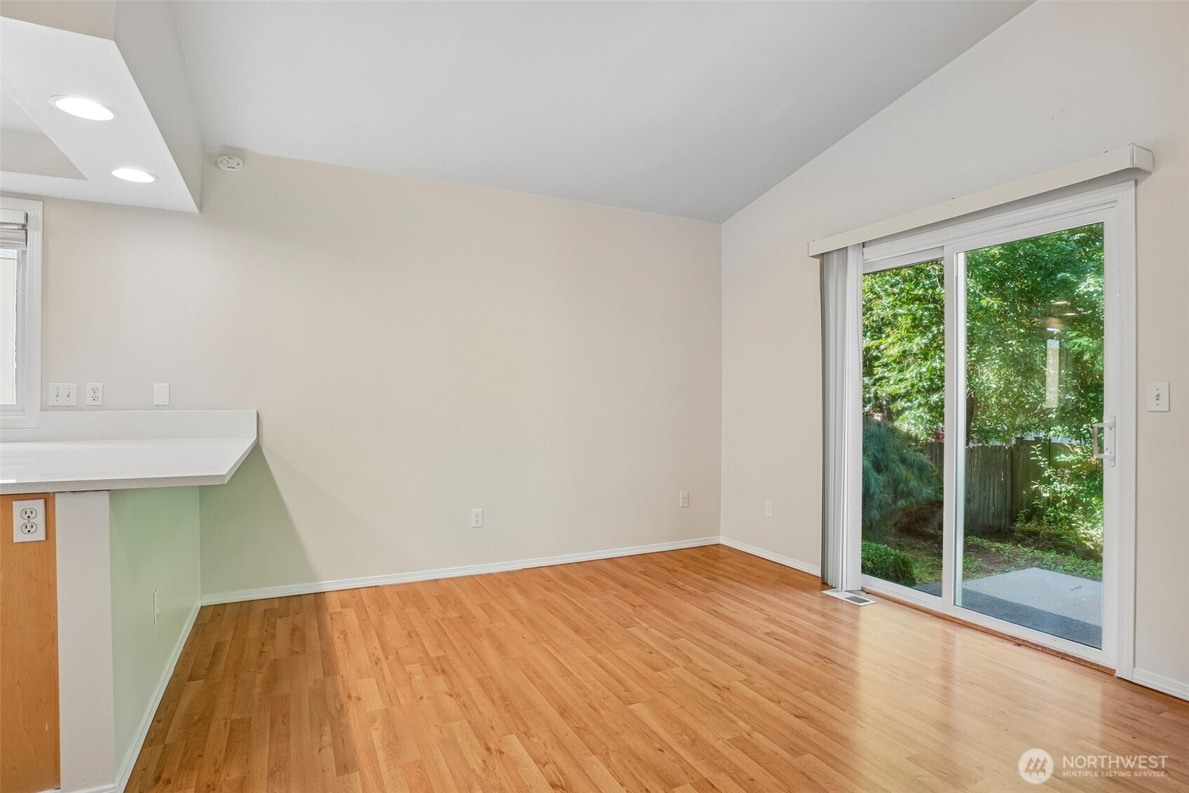 10512 56th Drive Property Photo 9