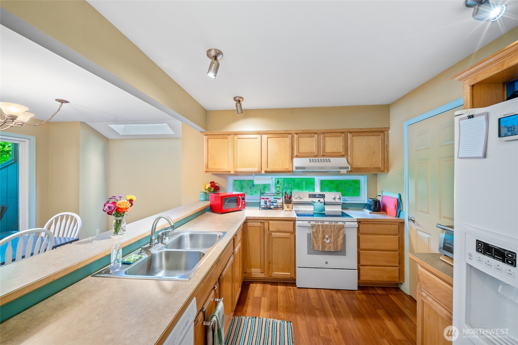 227 Lark Street E Property Photo 7
