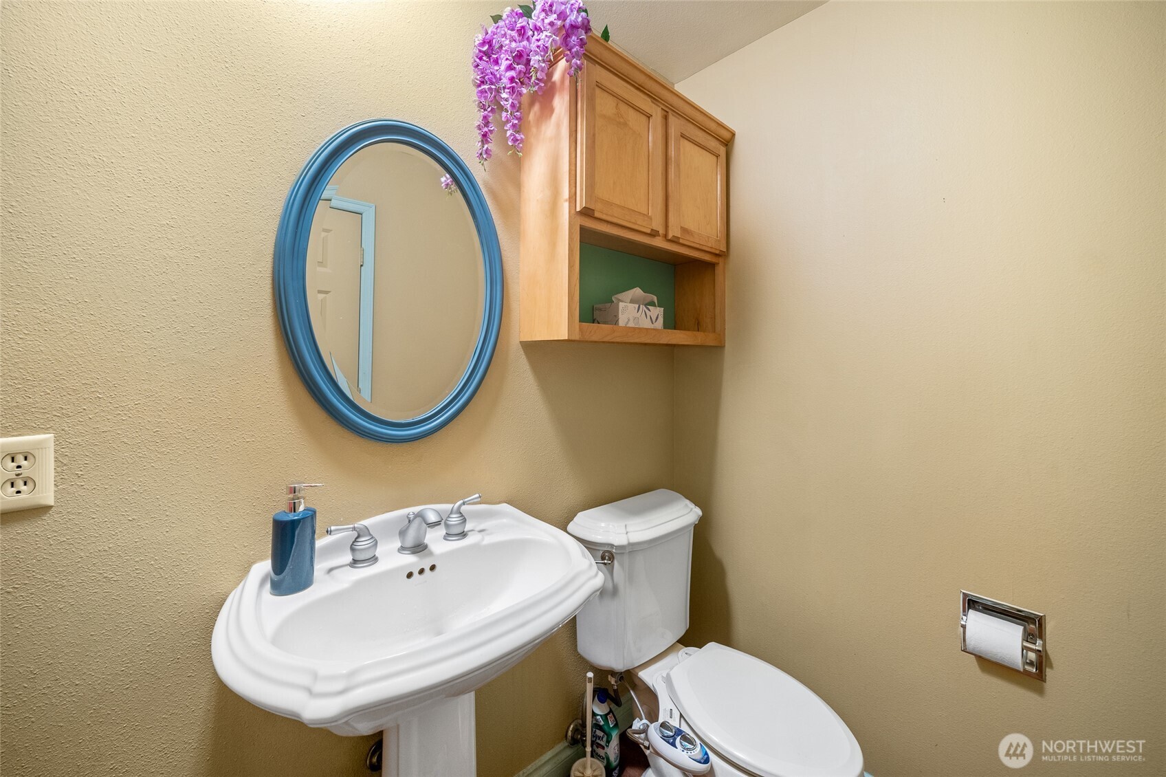 227 Lark Street E Property Photo 9