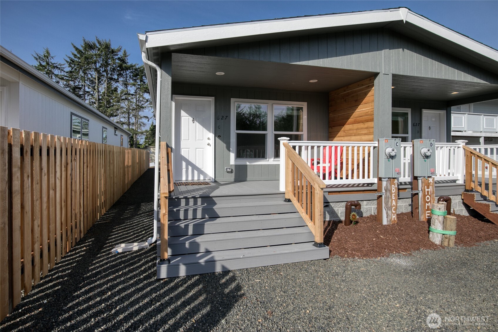 627 -c Sunset Avenue Property Photo 2