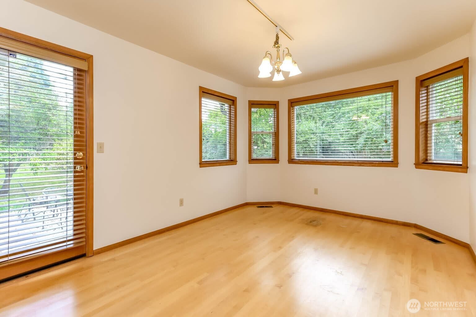 2031 Edith Avenue Property Photo 8