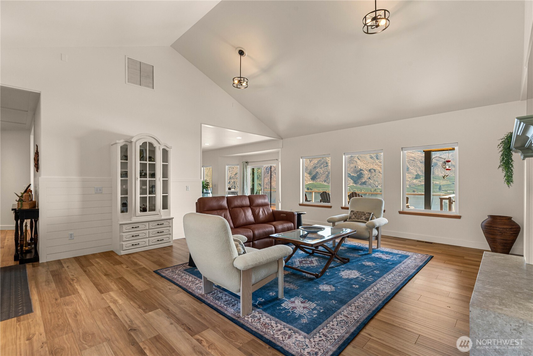 3020 Noon Way Property Photo 16