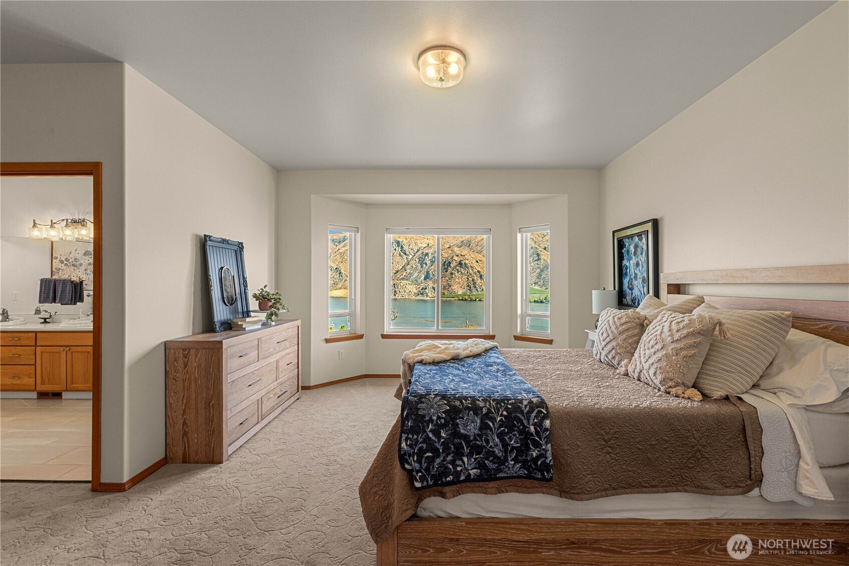 3020 Noon Way Property Photo 28