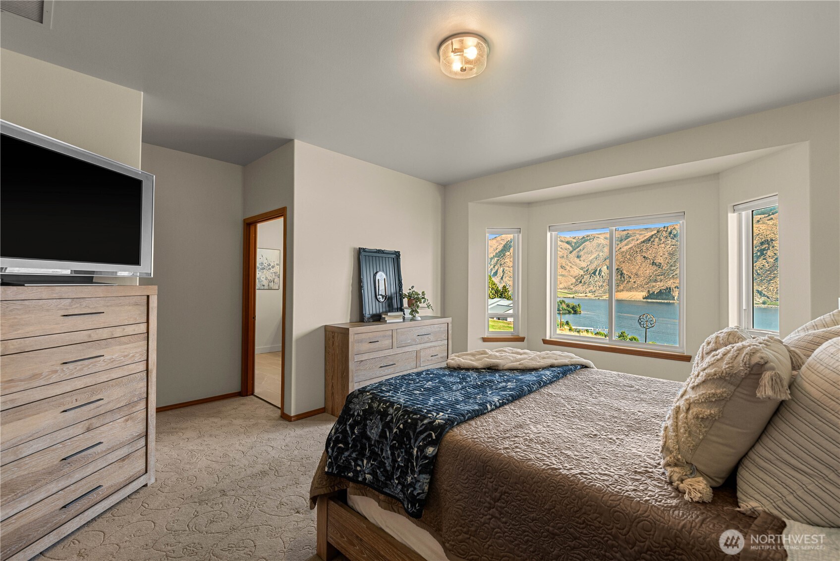 3020 Noon Way Property Photo 29