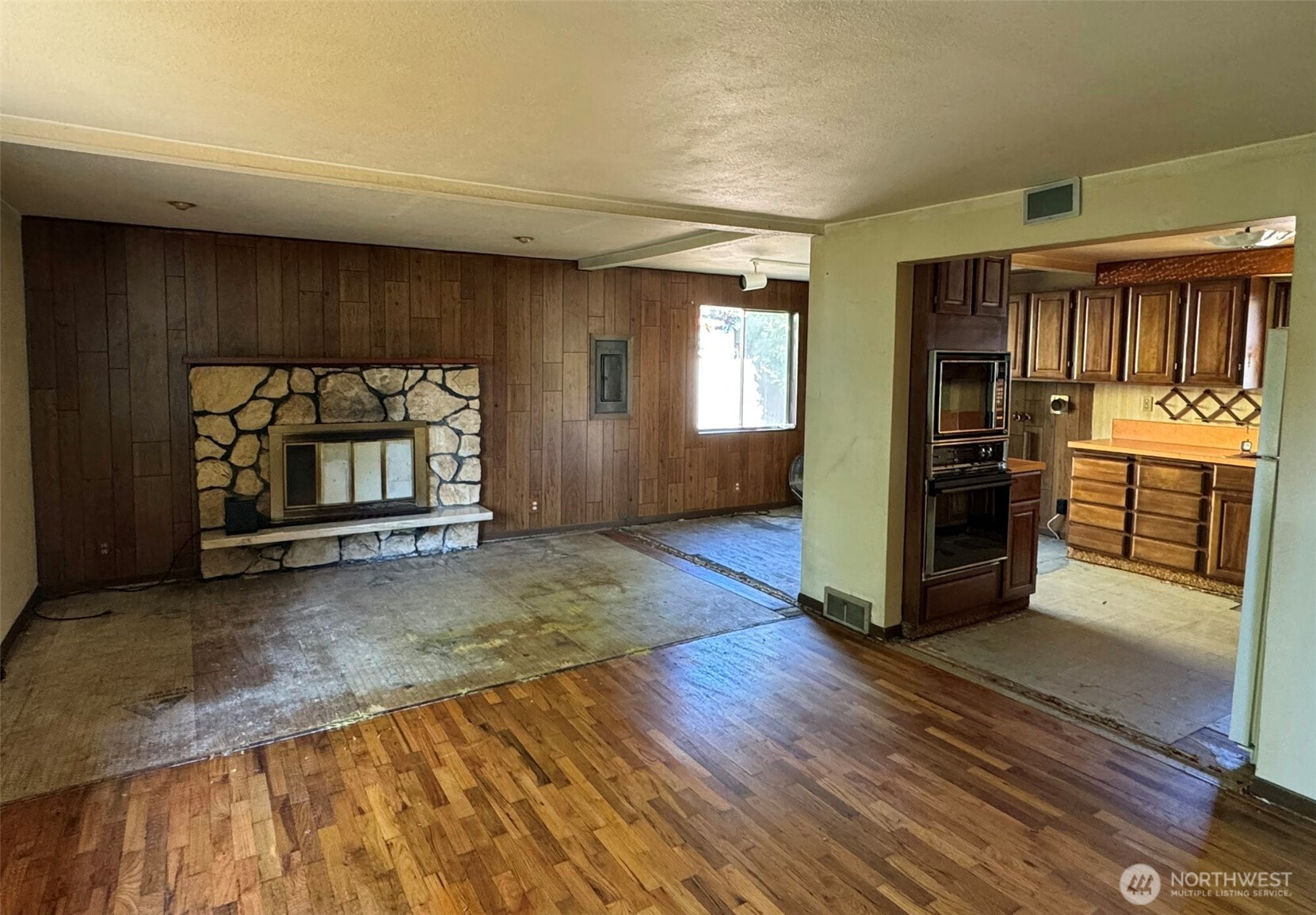 12346 1st Avenue Property Photo 4