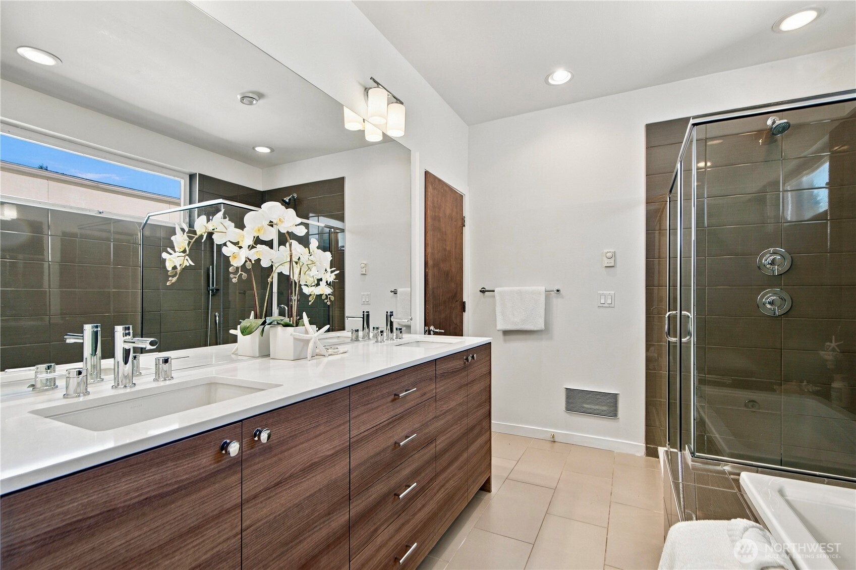 13768 Wayne Place Property Photo 19