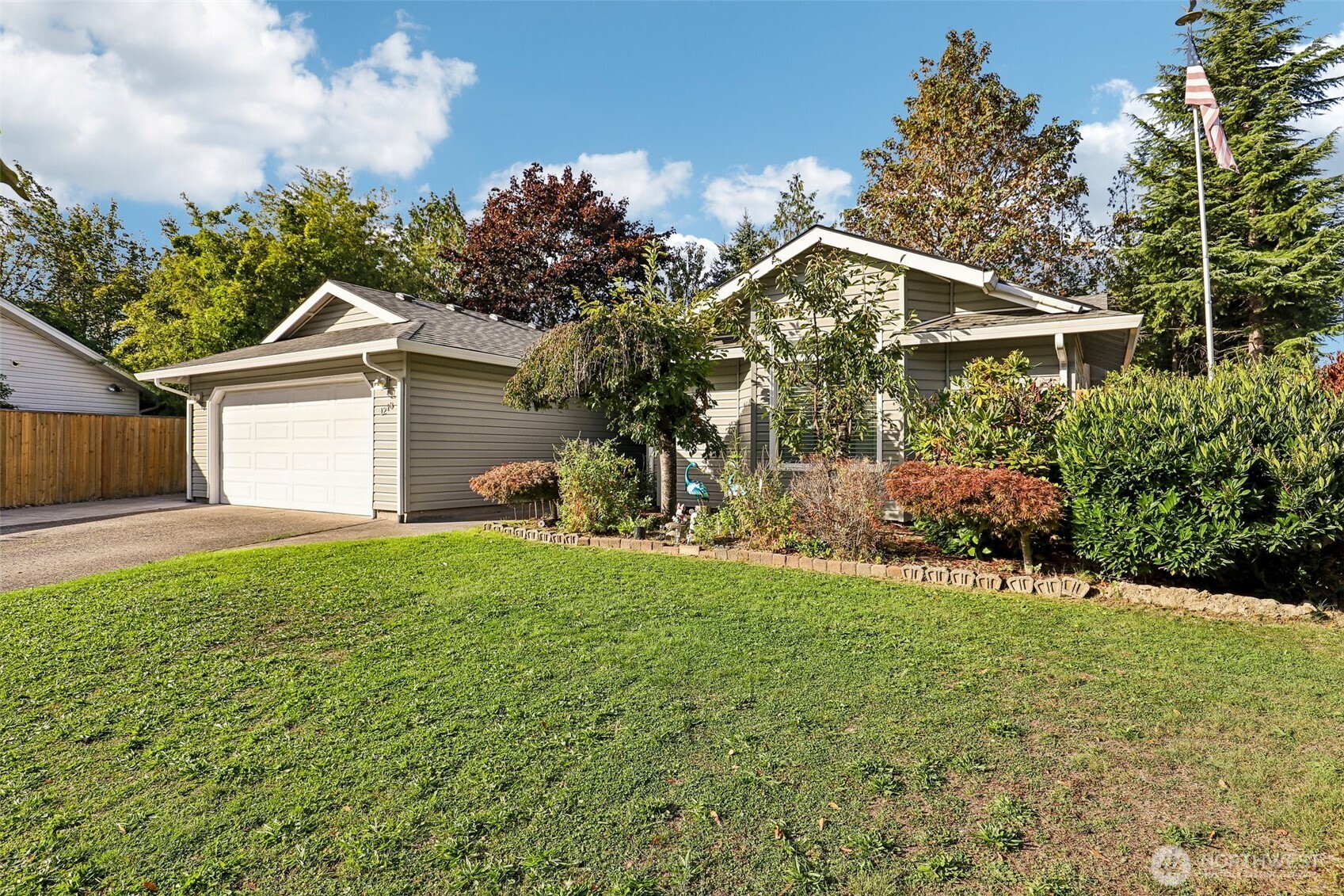 1218 Se Park Crest Avenue Property Photo 1