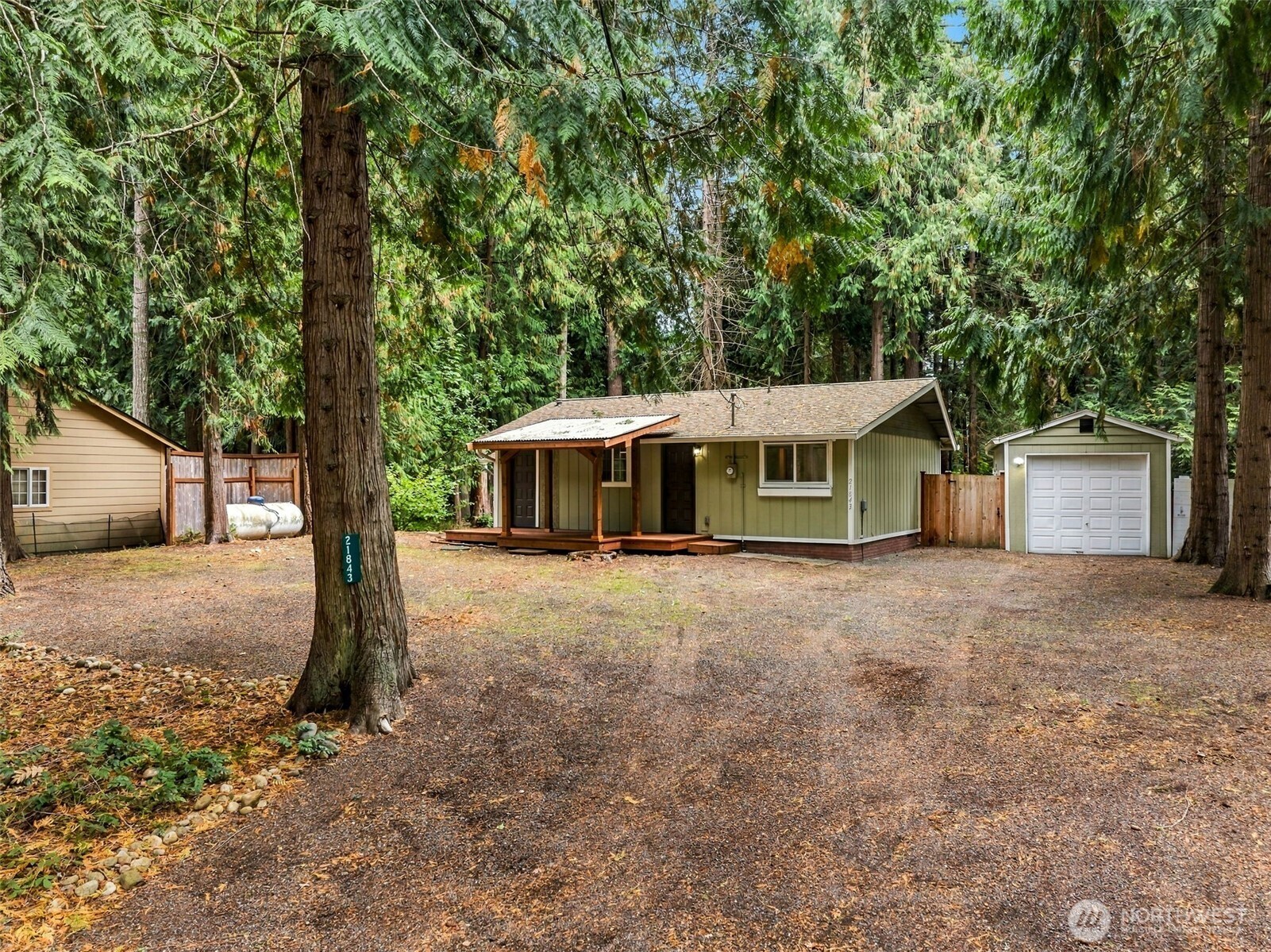 21843 Crest Lane Property Photo 1