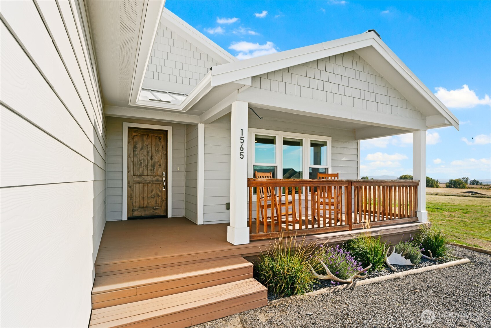 1565 Bitterbrush Drive Property Photo 4