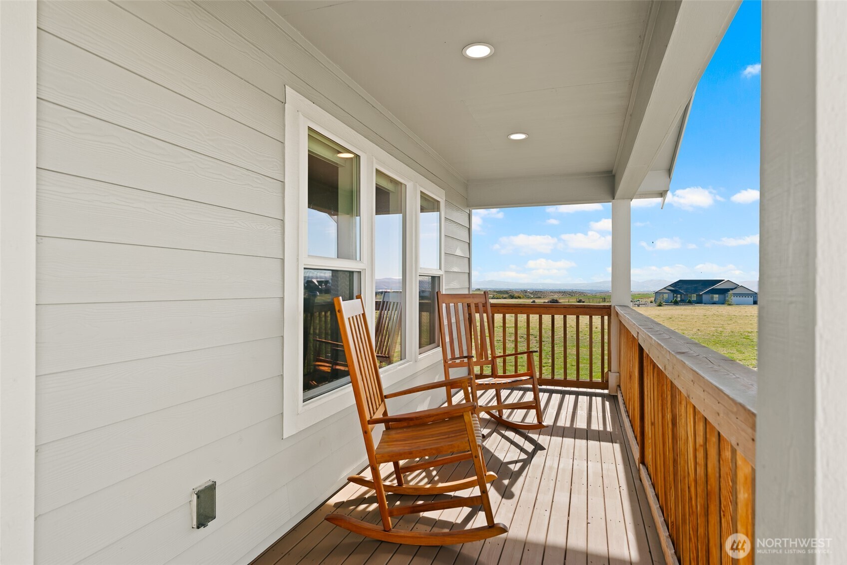 1565 Bitterbrush Drive Property Photo 9