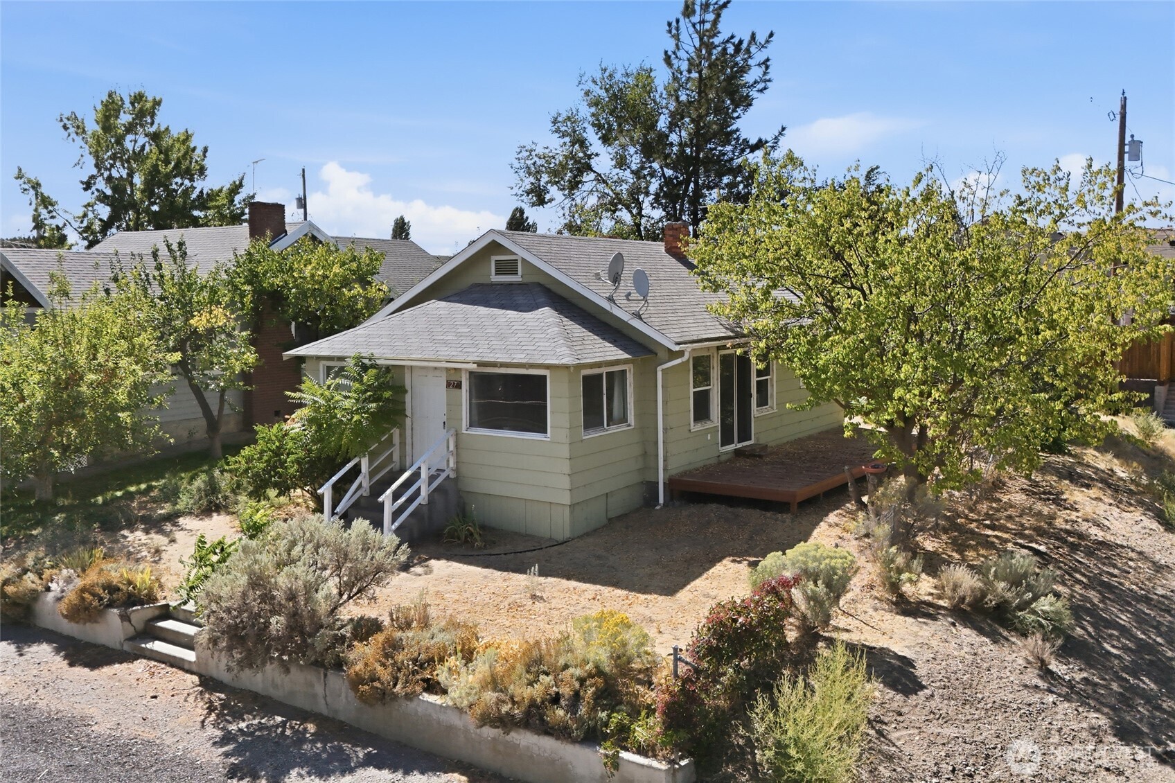 27 Evergreen Street Property Photo 1