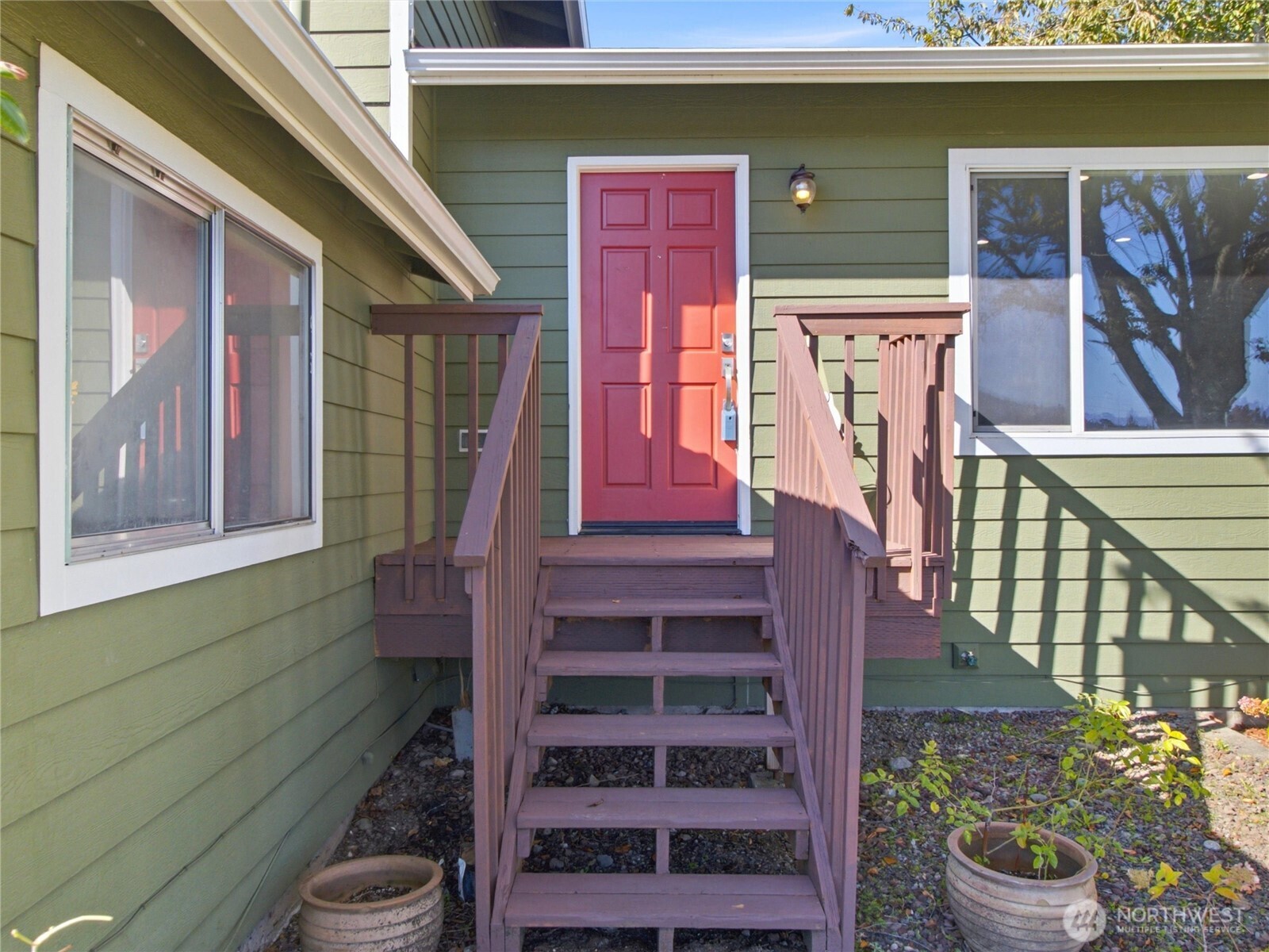 864 Natalie Place Property Photo 3