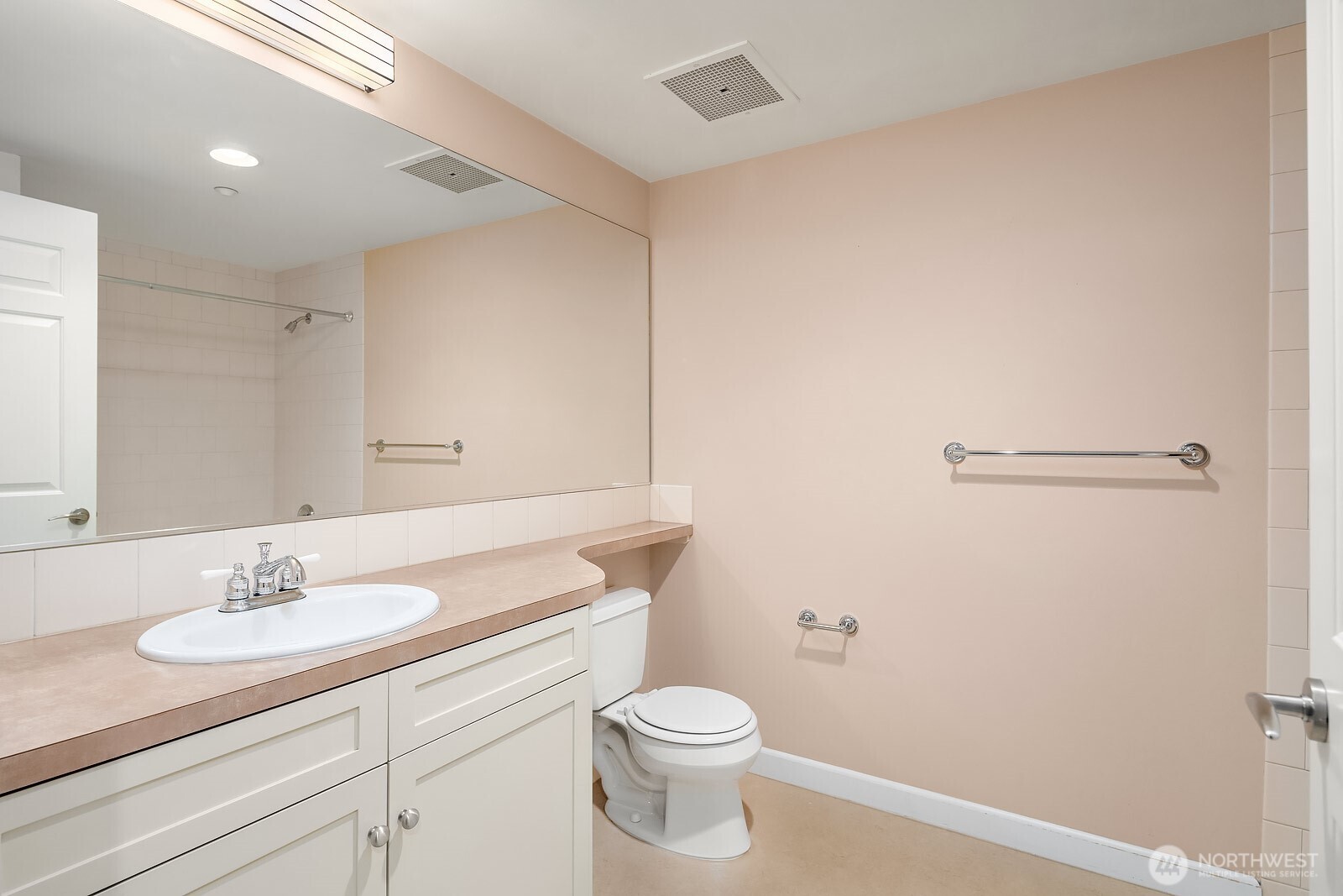 10047 Ne Main Street 202 Property Photo 11