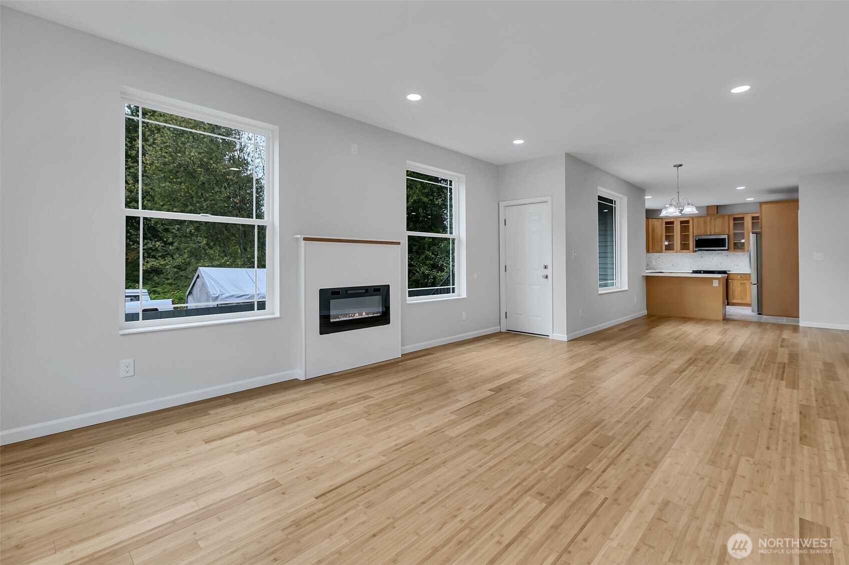 15724 King Place A Property Photo 13