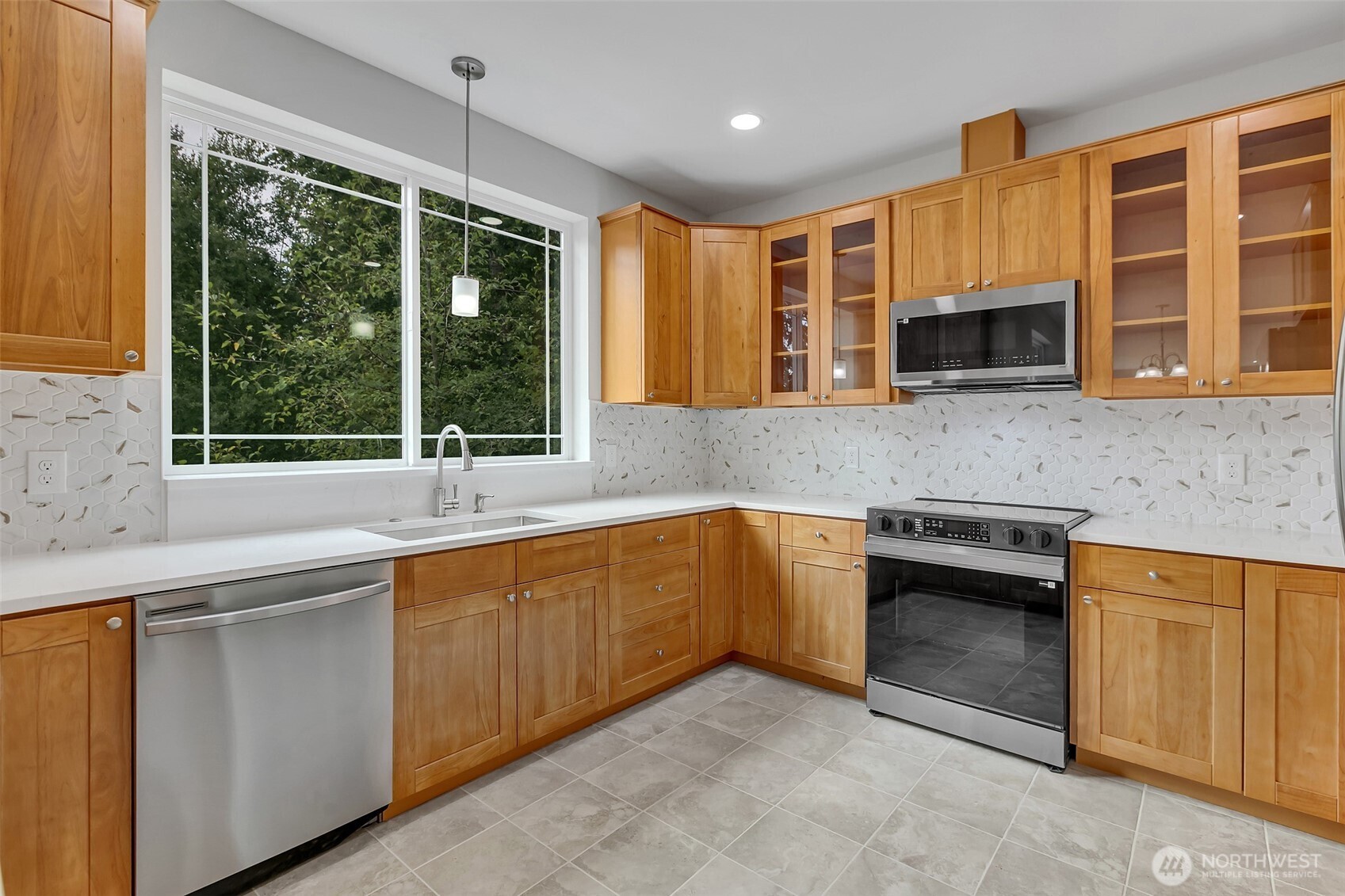 15724 King Place A Property Photo 14