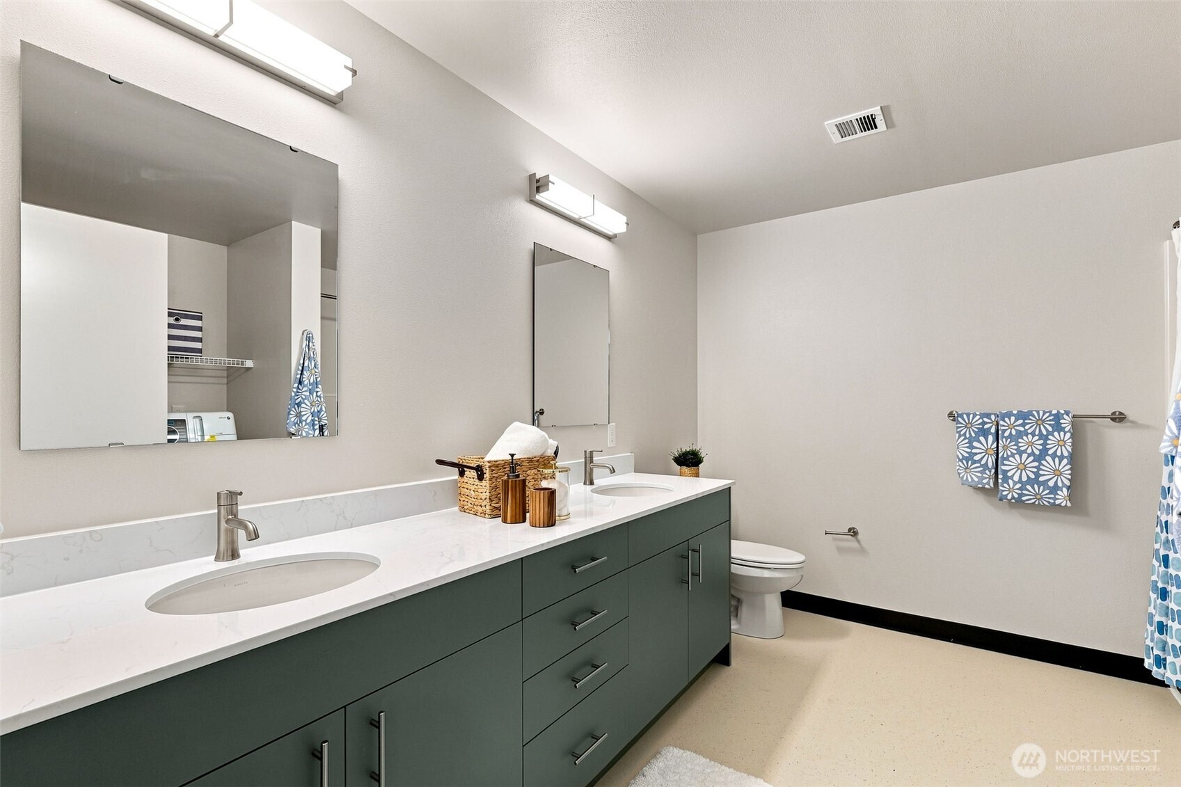 6109 Phinney Avenue 405 Property Photo 12