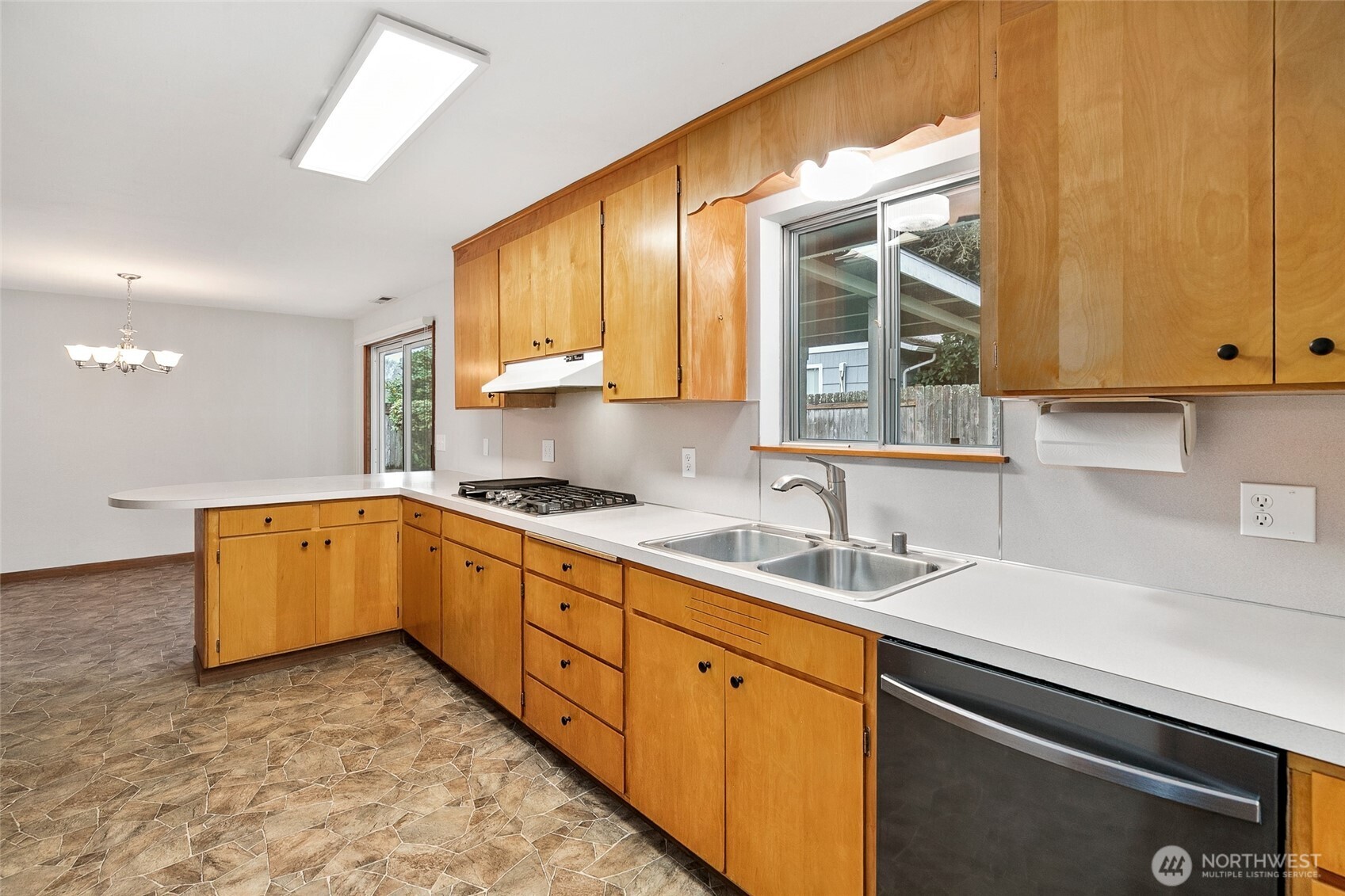 710 Kelsey Street Property Photo 12