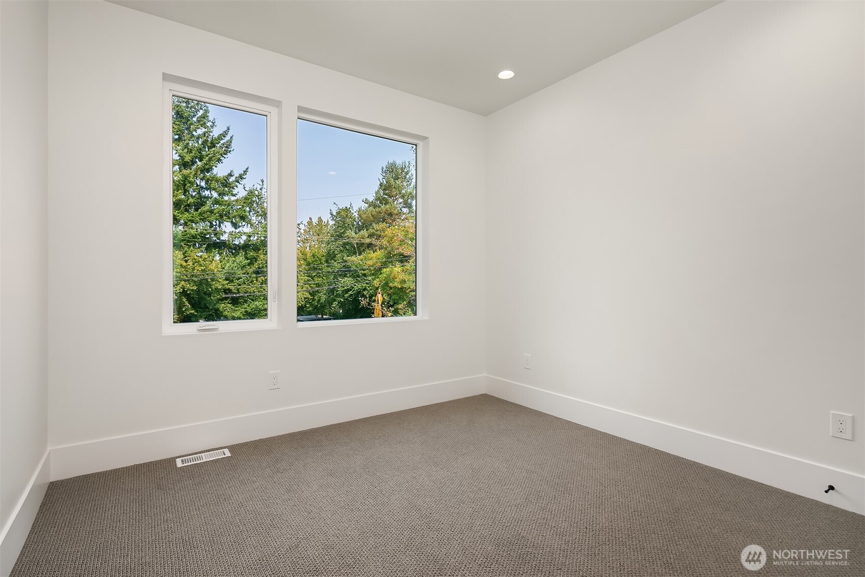 138 8th Court Property Photo 28