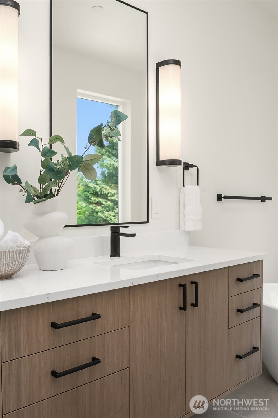 138 8th Court Property Photo 33