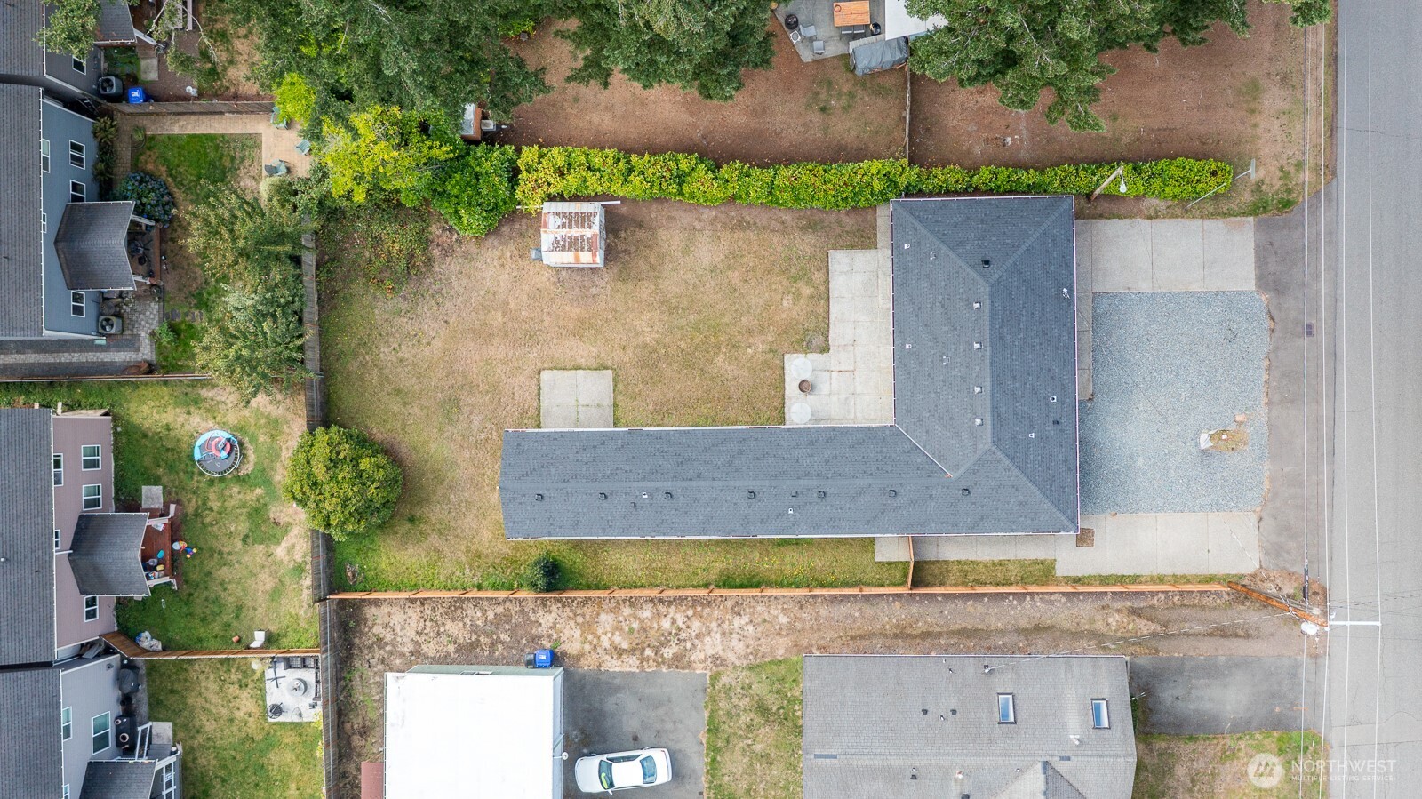 10 E Beech Street Property Photo 4