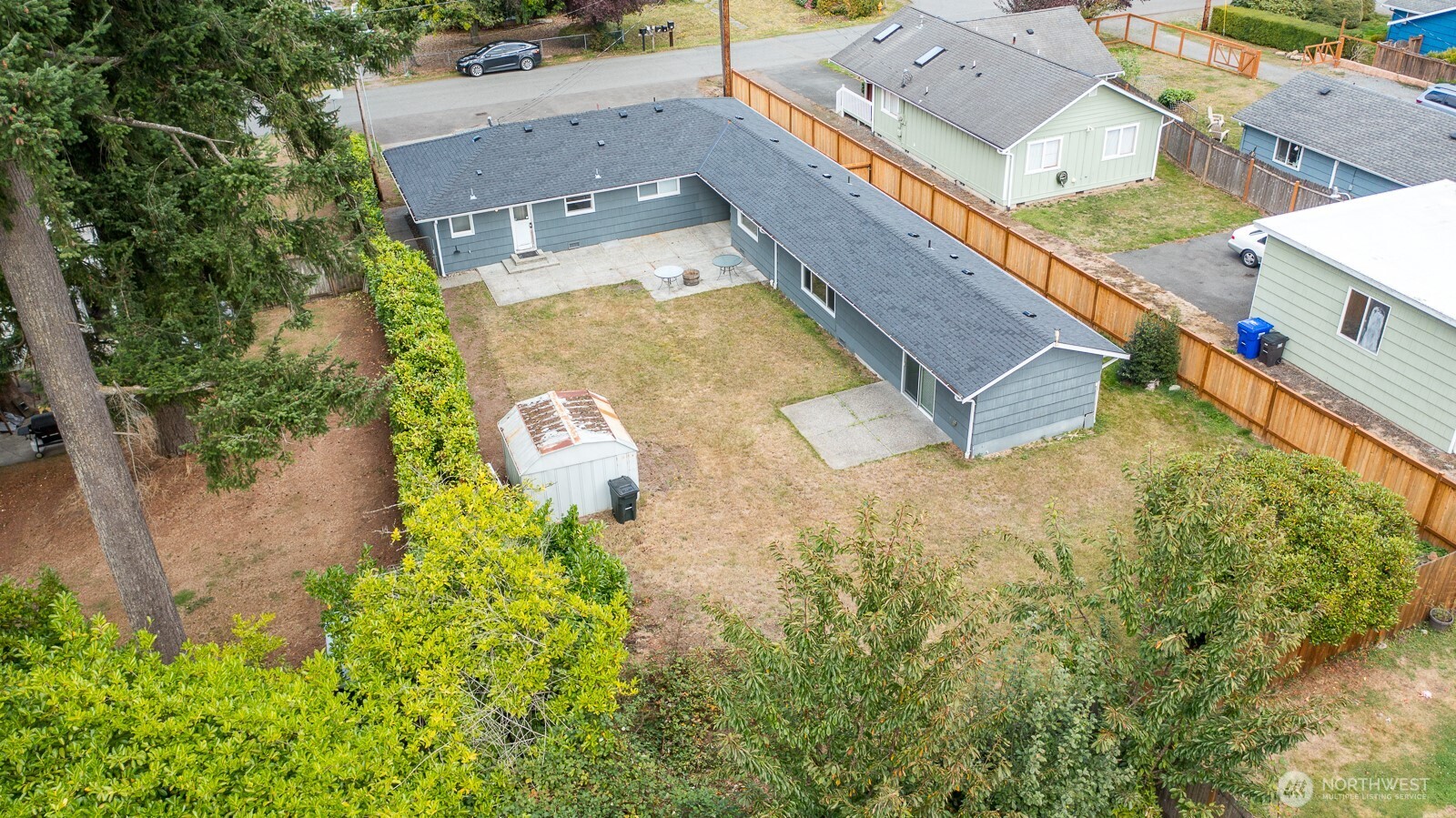 10 E Beech Street Property Photo 5