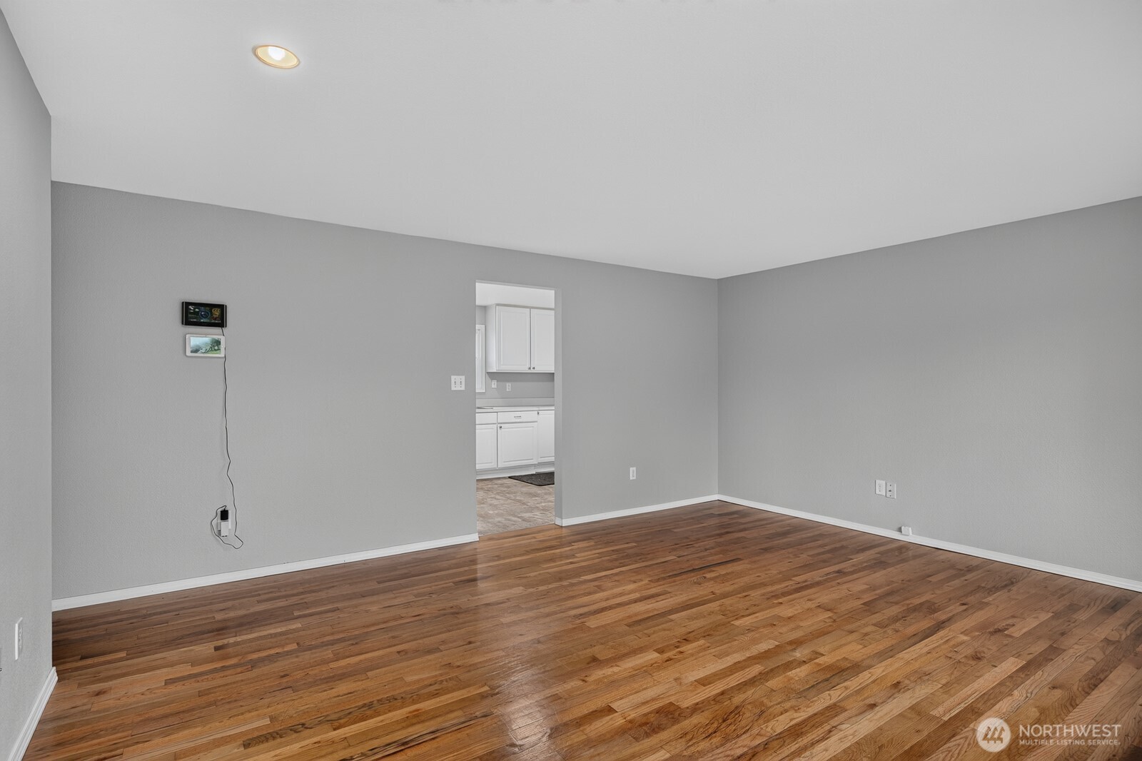 10 E Beech Street Property Photo 8
