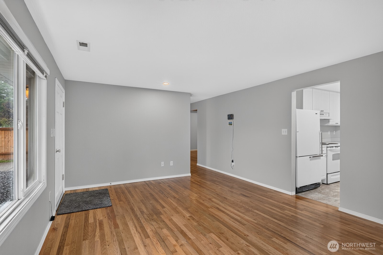 10 E Beech Street Property Photo 9